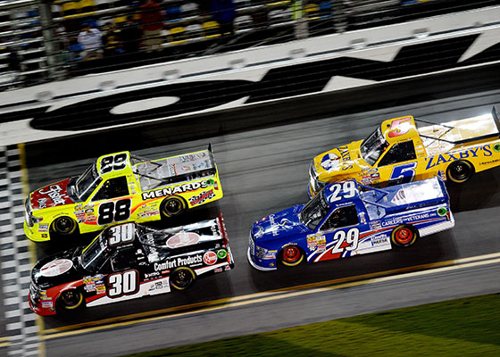 2015 NASCAR Camping World Truck Series TV
