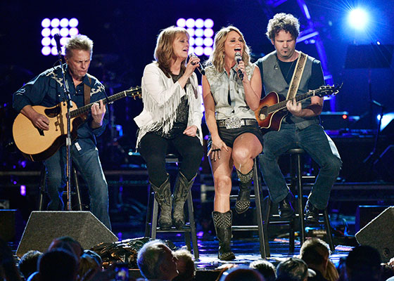 ACM Presents: Superstar Duets